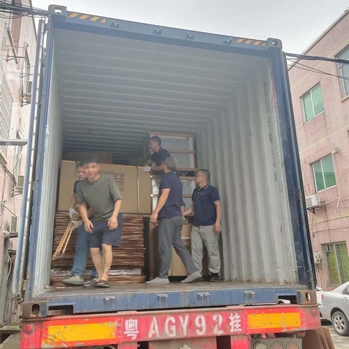 trường hợp công ty mới nhất về 1 * 40HQ thùng chứa máy làm khối băng, tủ lạnh và tủ đông cho thị trường Philippines