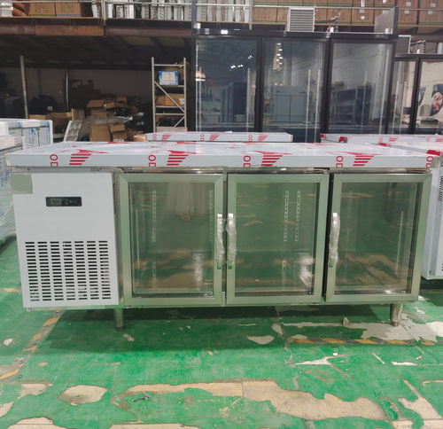 trường hợp công ty mới nhất về bar cooler dưới bàn với cửa kính